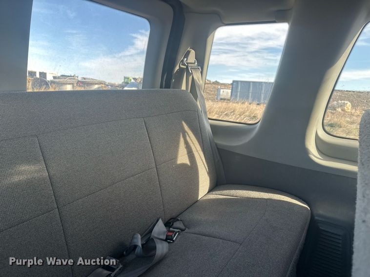 image for item DT7161 2003 Ford E350 van