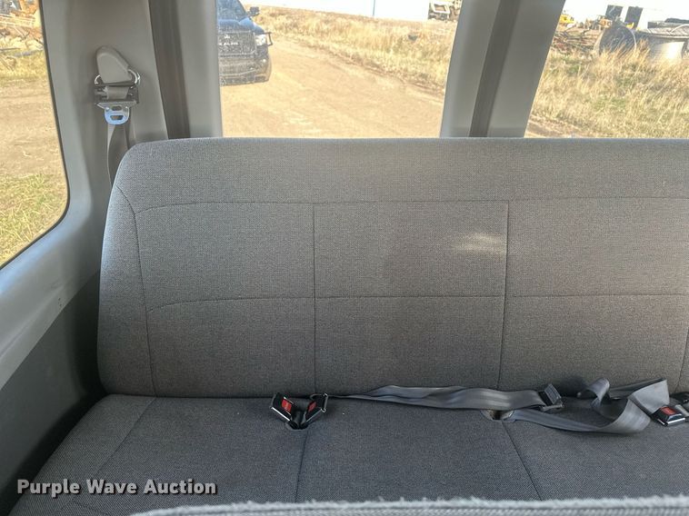 image for item DT7161 2003 Ford E350 van