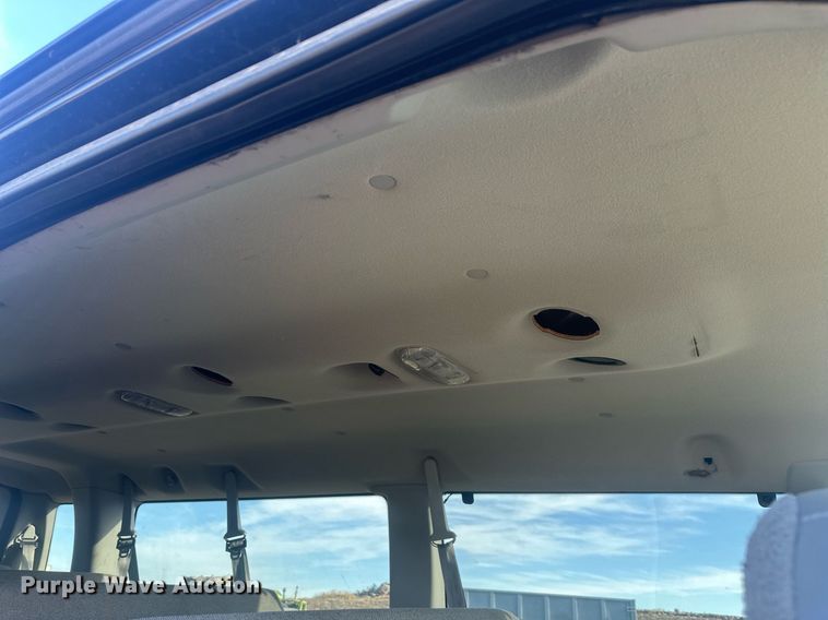 image for item DT7161 2003 Ford E350 van