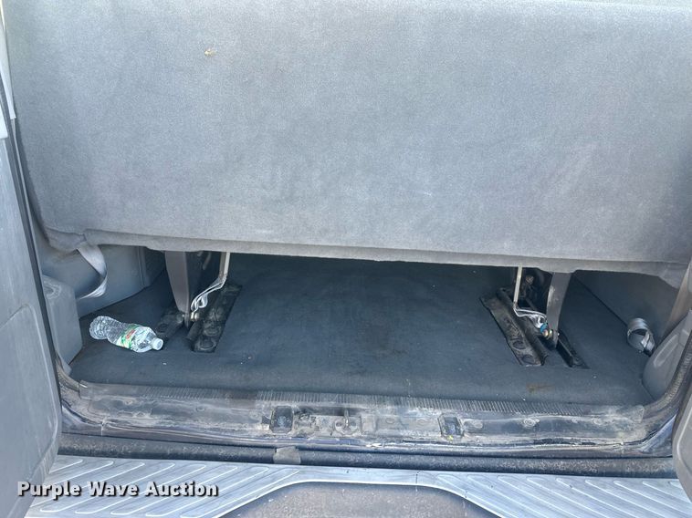 image for item DT7161 2003 Ford E350 van
