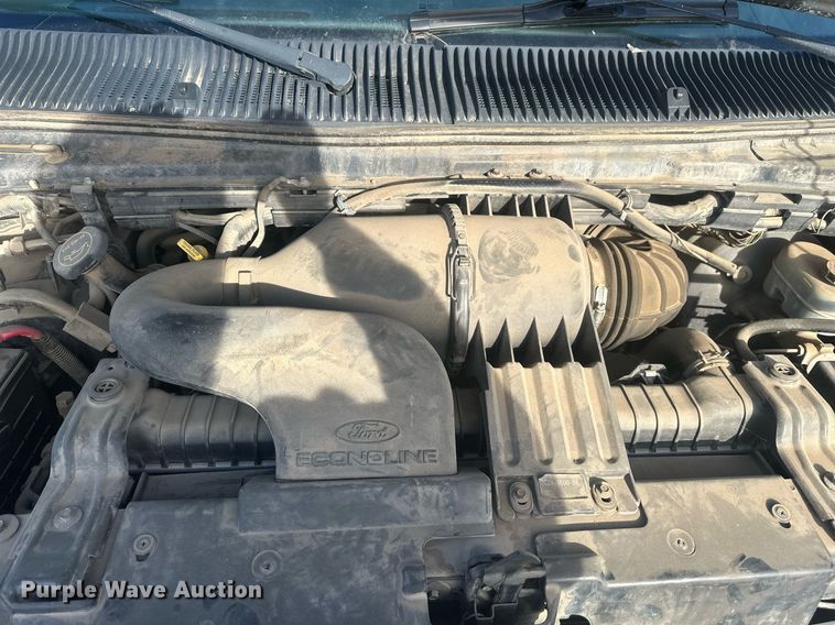 image for item DT7161 2003 Ford E350 van