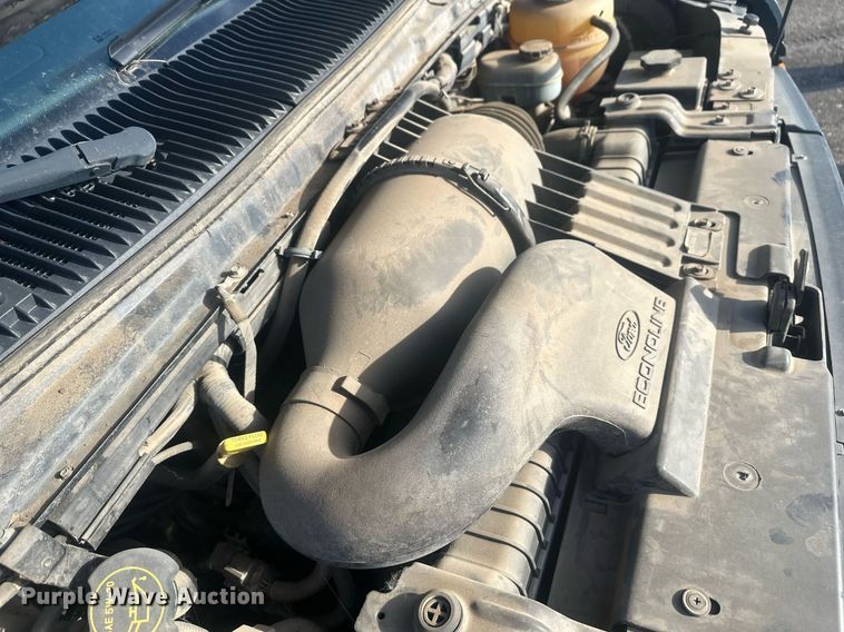 image for item DT7161 2003 Ford E350 van