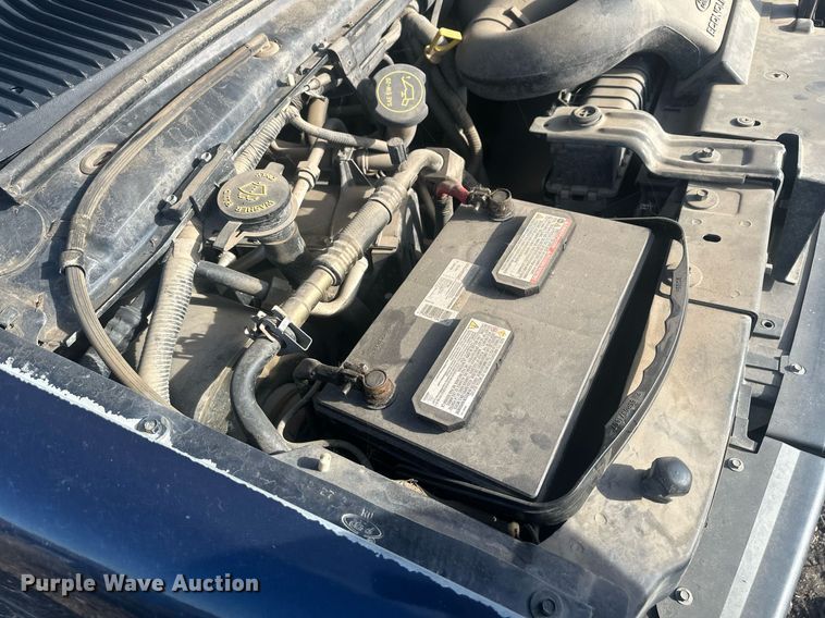 image for item DT7161 2003 Ford E350 van