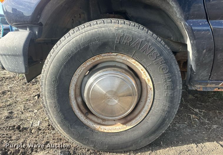 image for item DT7161 2003 Ford E350 van