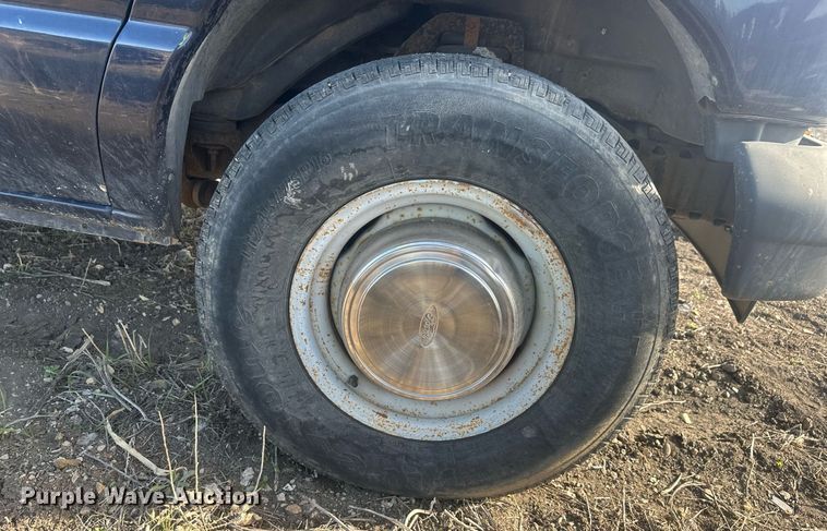 image for item DT7161 2003 Ford E350 van