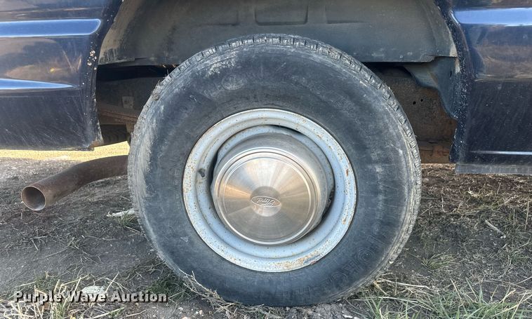 image for item DT7161 2003 Ford E350 van