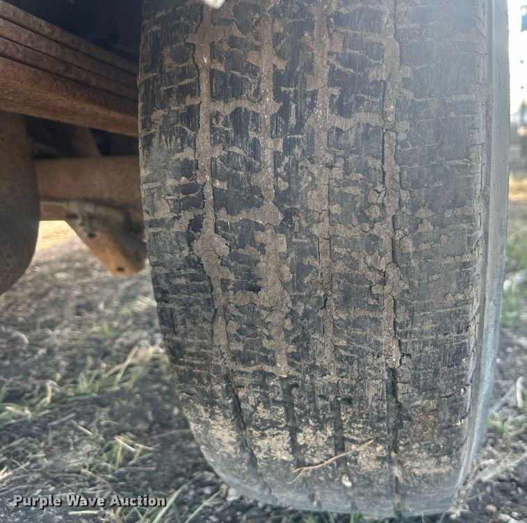 image for item DT7161 2003 Ford E350 van