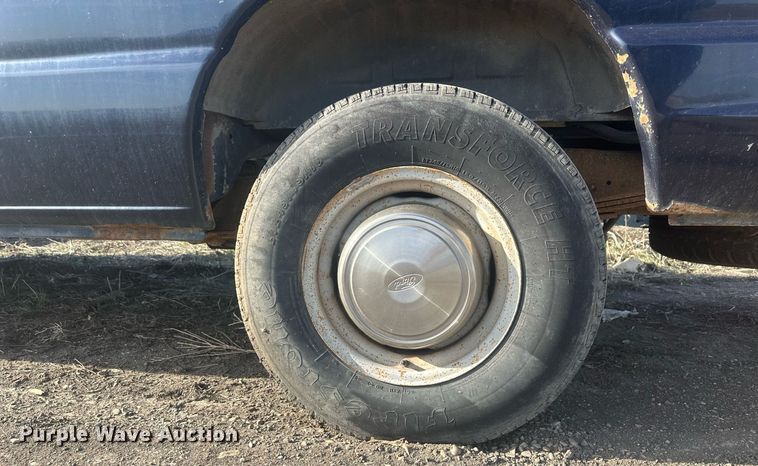 image for item DT7161 2003 Ford E350 van