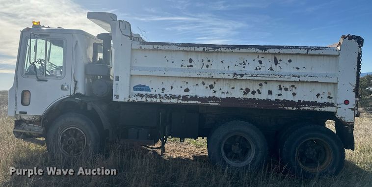 image for item DT7163 1988 Mack MR688S dump truck