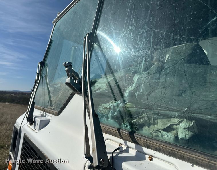 image for item DT7163 1988 Mack MR688S dump truck