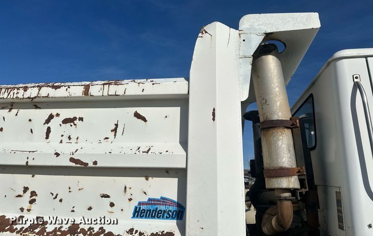 image for item DT7163 1988 Mack MR688S dump truck