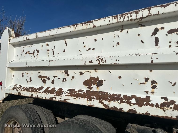 image for item DT7163 1988 Mack MR688S dump truck