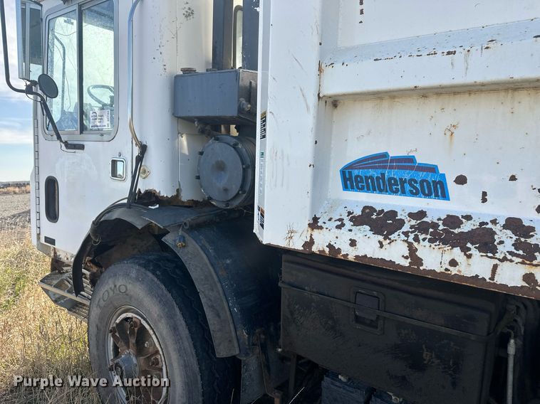 image for item DT7163 1988 Mack MR688S dump truck