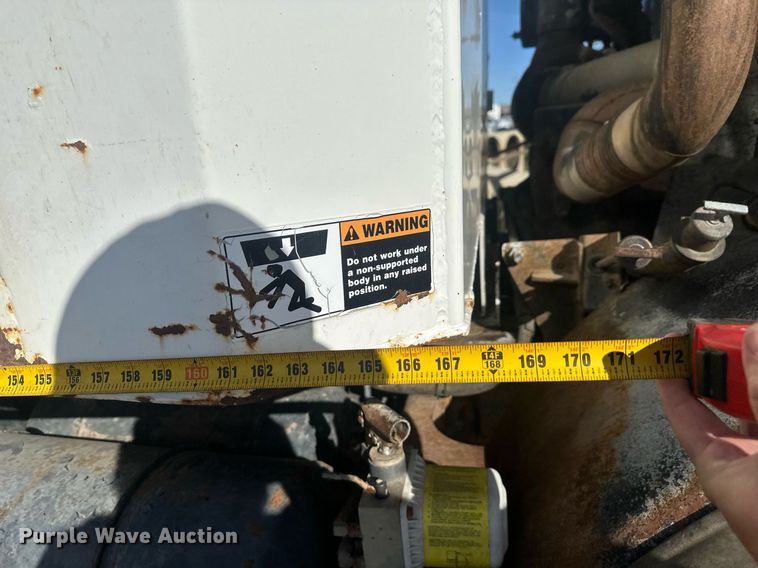 image for item DT7163 1988 Mack MR688S dump truck