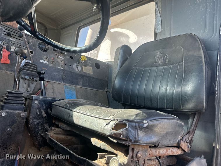 image for item DT7163 1988 Mack MR688S dump truck