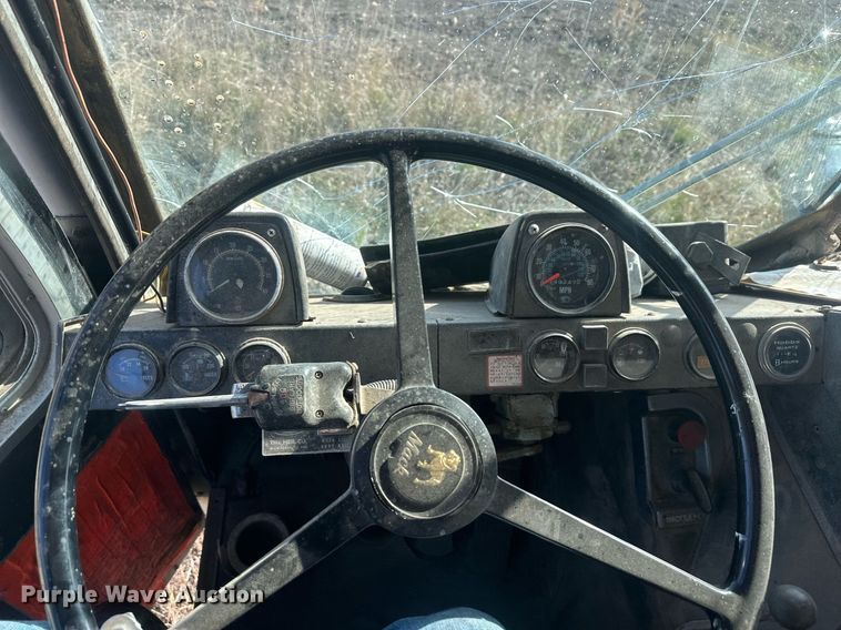 image for item DT7163 1988 Mack MR688S dump truck