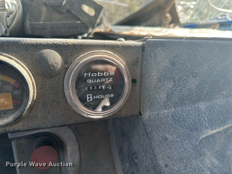 image for item DT7163 1988 Mack MR688S dump truck