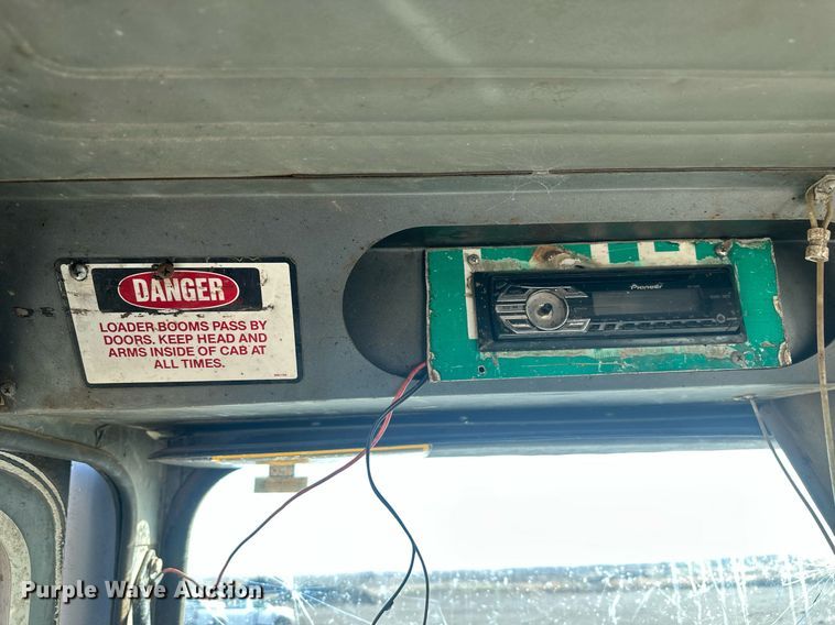 image for item DT7163 1988 Mack MR688S dump truck