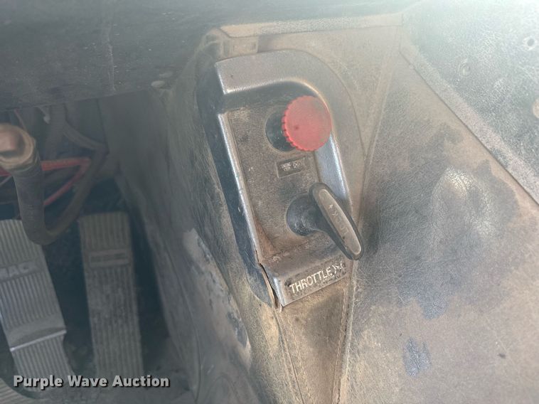 image for item DT7163 1988 Mack MR688S dump truck