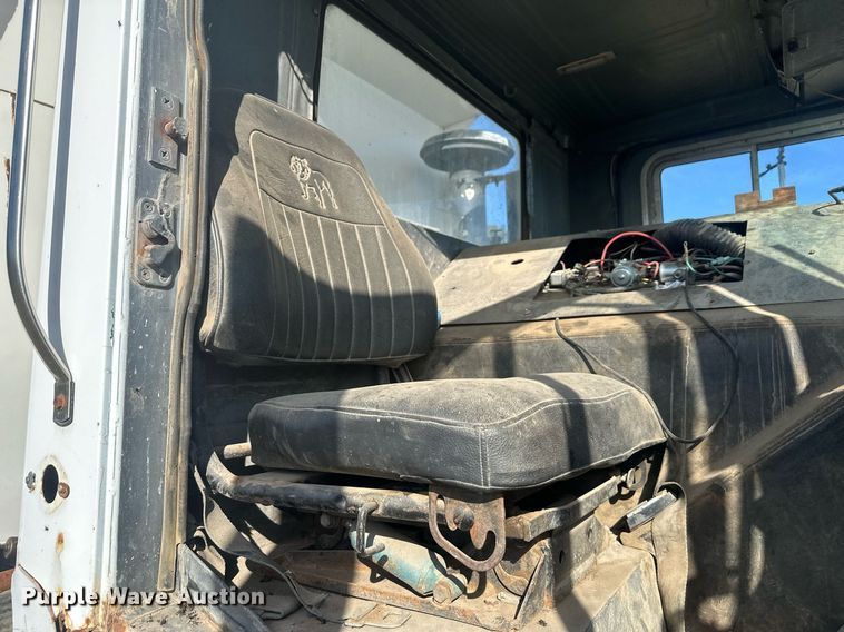 image for item DT7163 1988 Mack MR688S dump truck