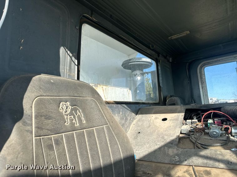 image for item DT7163 1988 Mack MR688S dump truck