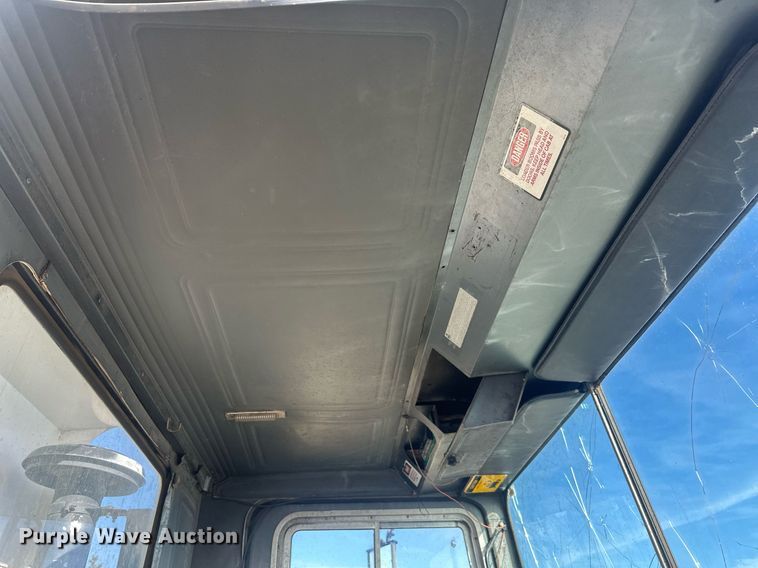 image for item DT7163 1988 Mack MR688S dump truck