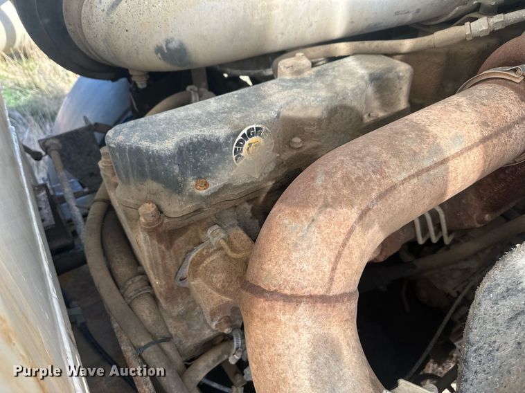 image for item DT7163 1988 Mack MR688S dump truck