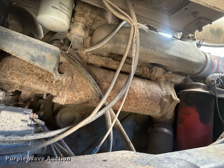 image for item DT7163 1988 Mack MR688S dump truck