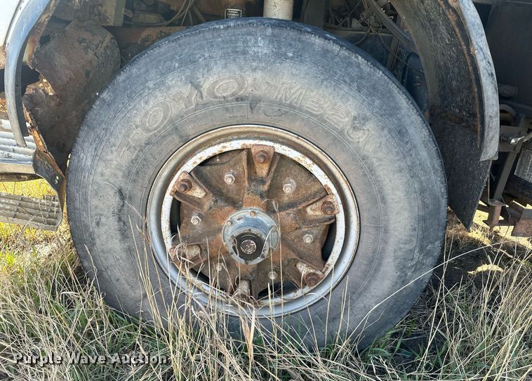 image for item DT7163 1988 Mack MR688S dump truck