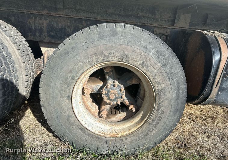 image for item DT7163 1988 Mack MR688S dump truck