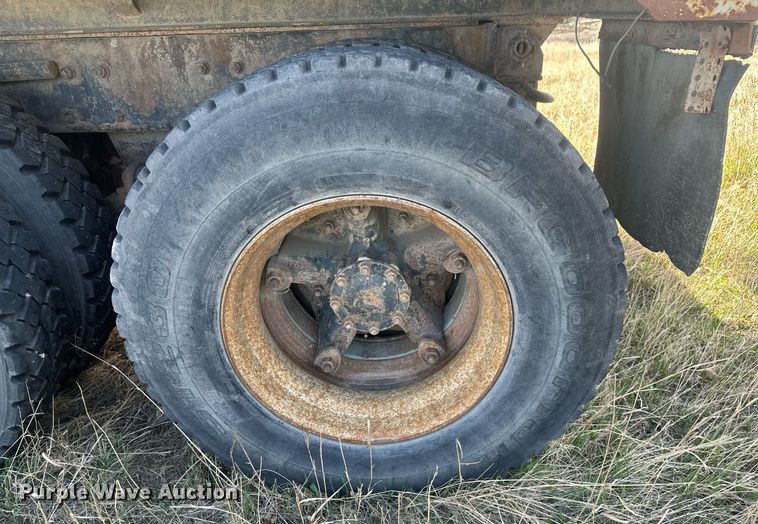 image for item DT7163 1988 Mack MR688S dump truck