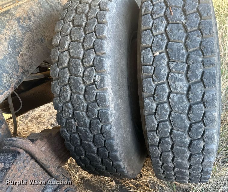 image for item DT7163 1988 Mack MR688S dump truck