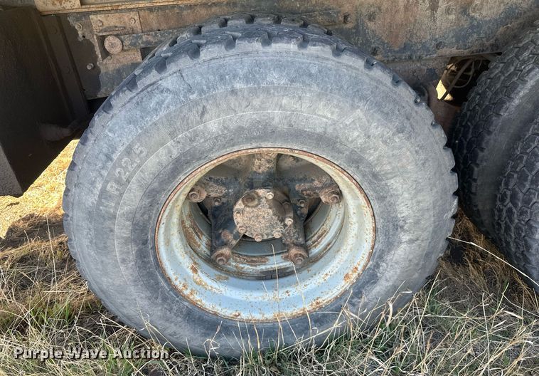 image for item DT7163 1988 Mack MR688S dump truck