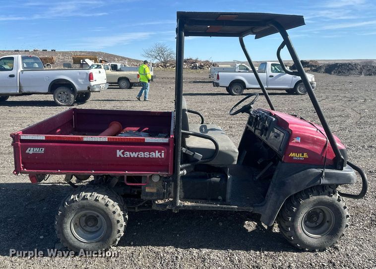 image for item DT7164 2003 Kawasaki Mule 3010 utility vehicle