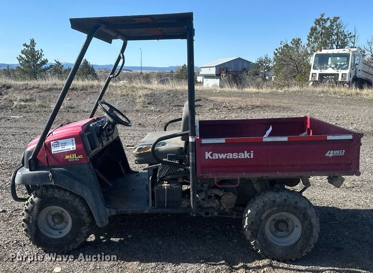 image for item DT7164 2003 Kawasaki Mule 3010 utility vehicle