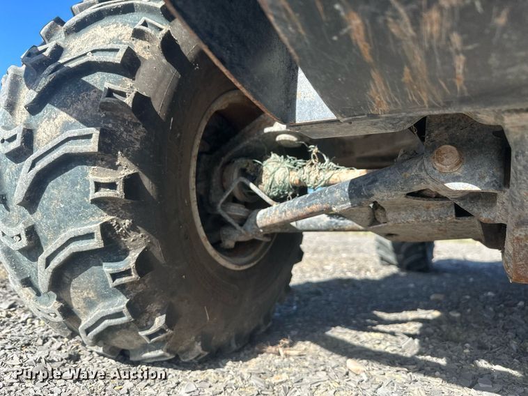 image for item DT7164 2003 Kawasaki Mule 3010 utility vehicle