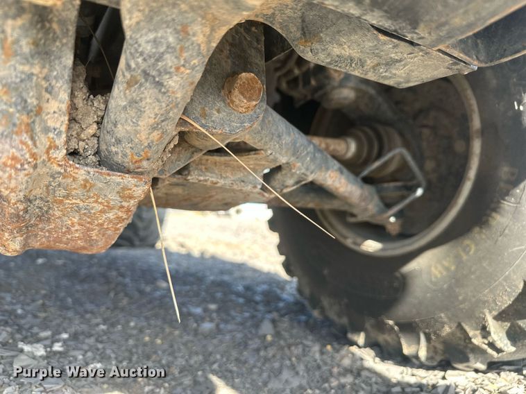 image for item DT7164 2003 Kawasaki Mule 3010 utility vehicle