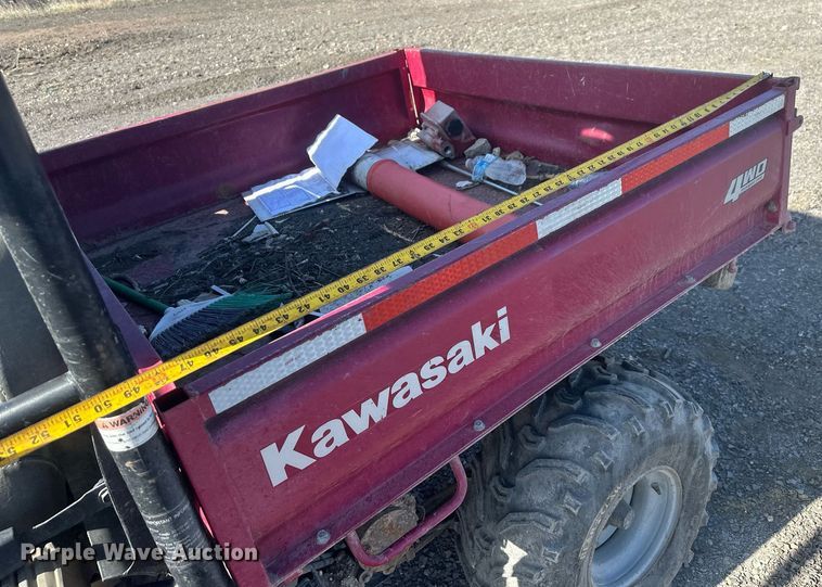 image for item DT7164 2003 Kawasaki Mule 3010 utility vehicle