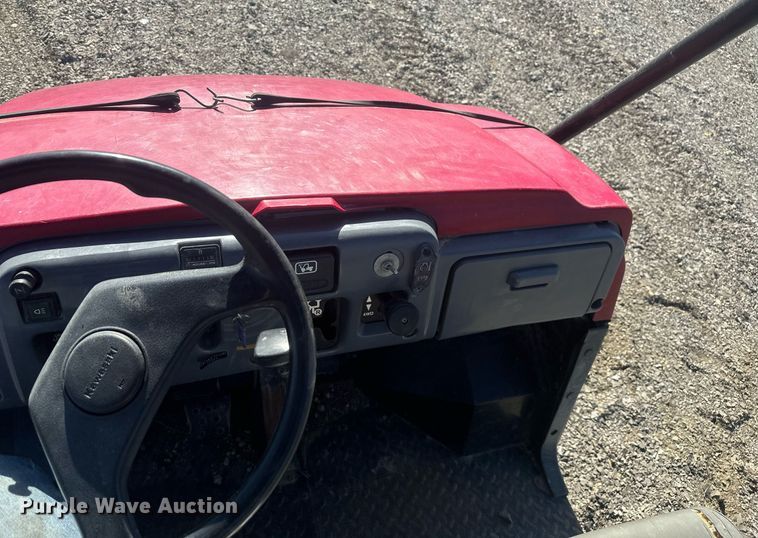 image for item DT7164 2003 Kawasaki Mule 3010 utility vehicle