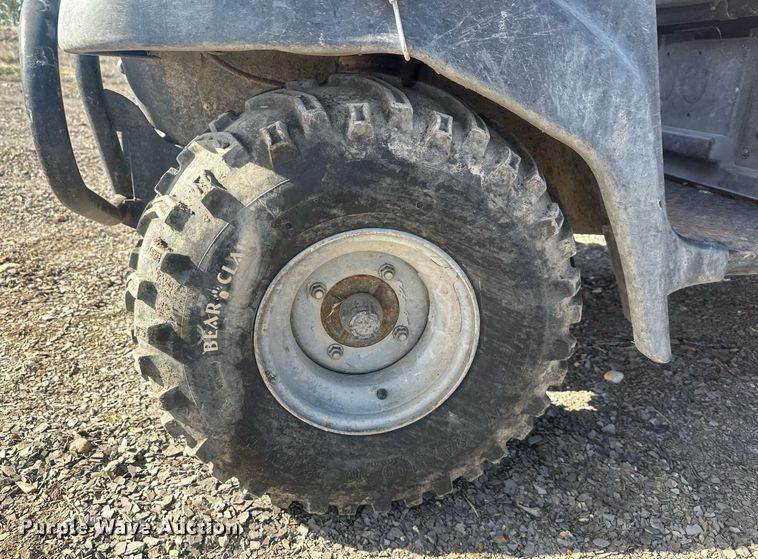 image for item DT7164 2003 Kawasaki Mule 3010 utility vehicle