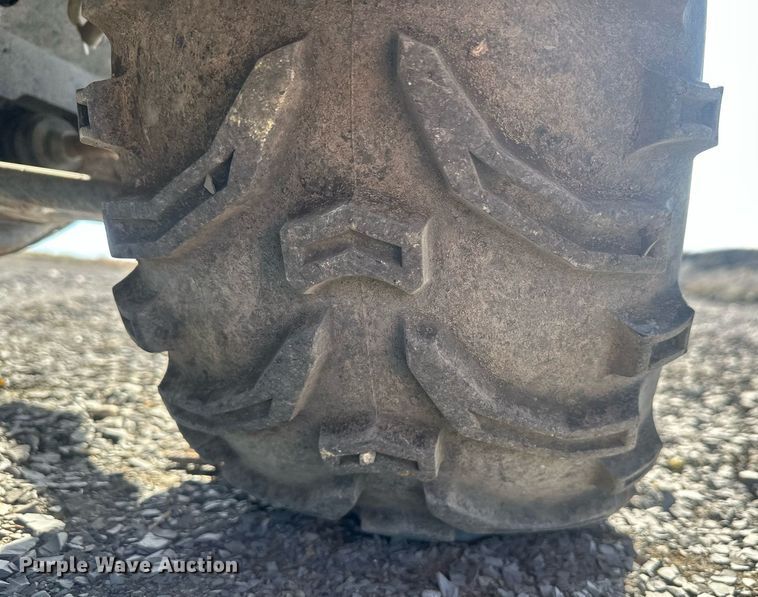 image for item DT7164 2003 Kawasaki Mule 3010 utility vehicle