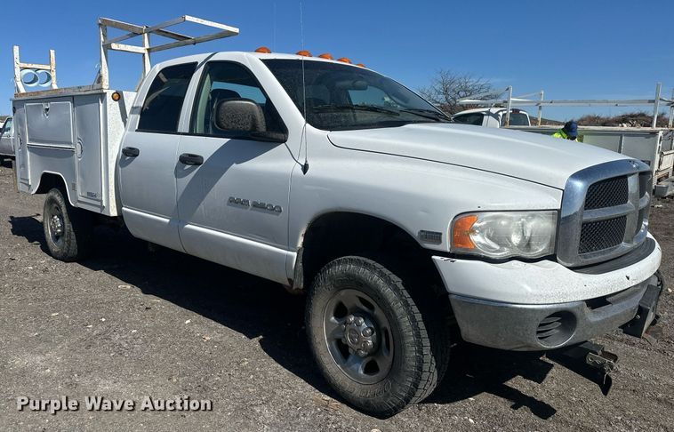 image for item DT7167 2004 Dodge Ram 2500 Quad Cab utility bed pickup truck