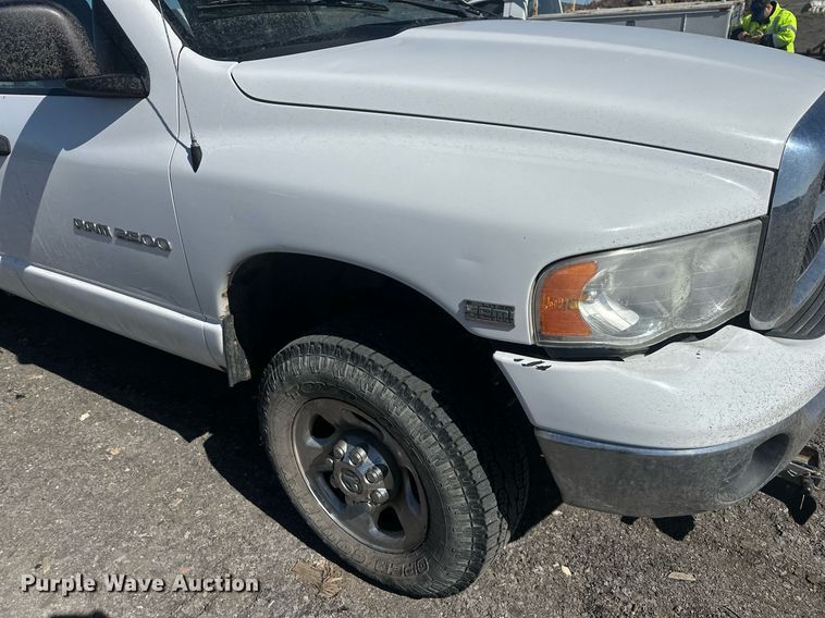 image for item DT7167 2004 Dodge Ram 2500 Quad Cab utility bed pickup truck