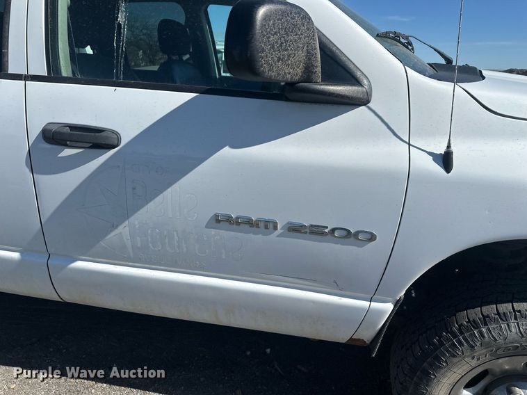 image for item DT7167 2004 Dodge Ram 2500 Quad Cab utility bed pickup truck