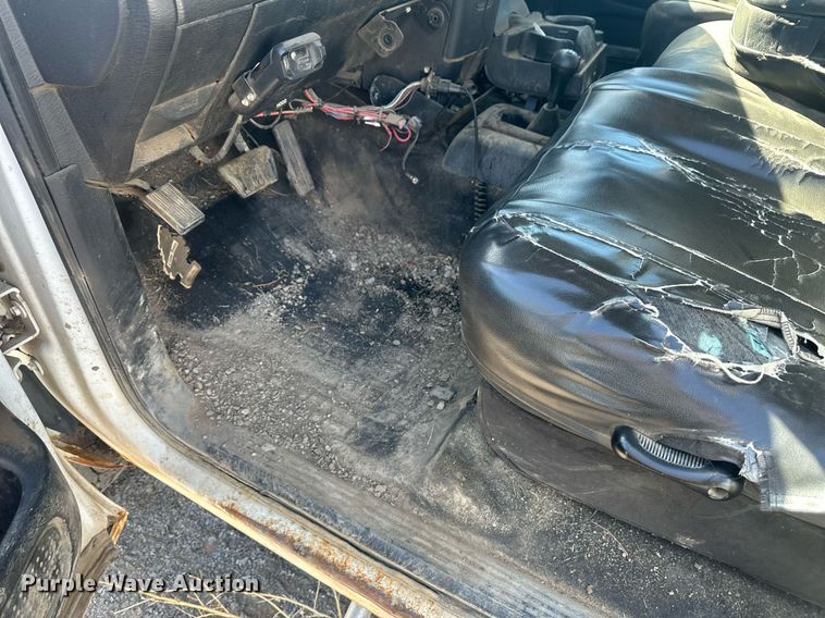 image for item DT7167 2004 Dodge Ram 2500 Quad Cab utility bed pickup truck