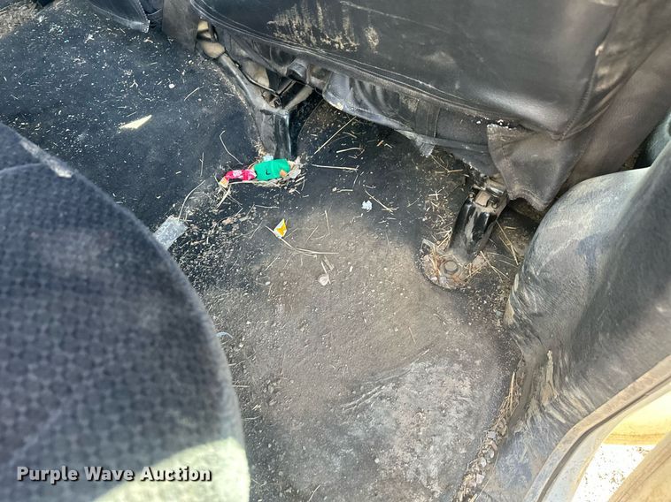 image for item DT7167 2004 Dodge Ram 2500 Quad Cab utility bed pickup truck