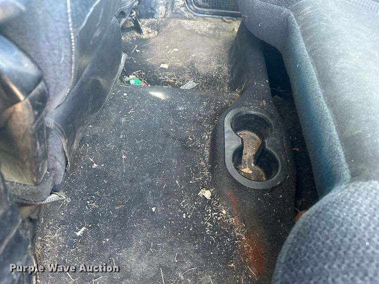 image for item DT7167 2004 Dodge Ram 2500 Quad Cab utility bed pickup truck