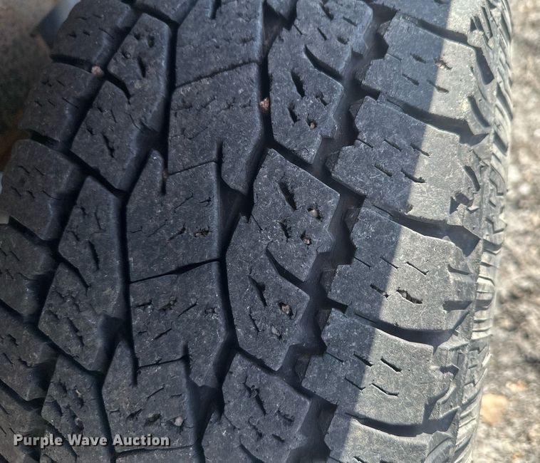 image for item DT7167 2004 Dodge Ram 2500 Quad Cab utility bed pickup truck