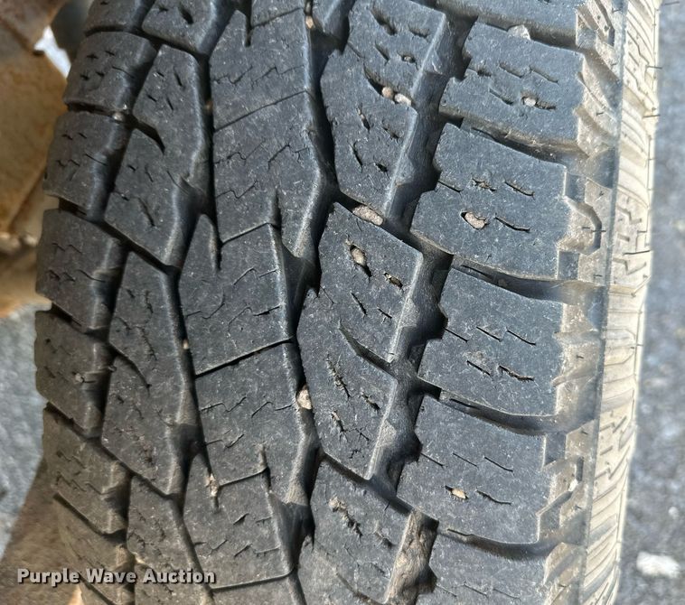 image for item DT7167 2004 Dodge Ram 2500 Quad Cab utility bed pickup truck