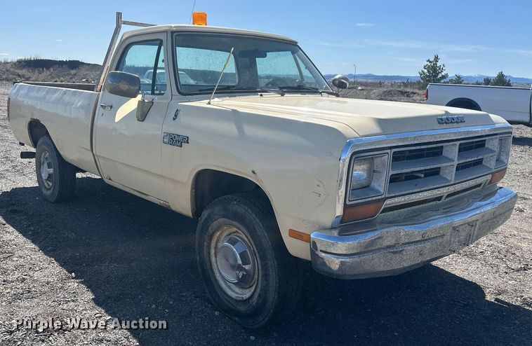 image for item DT7169 1988 Dodge Ram 250 pickup truck